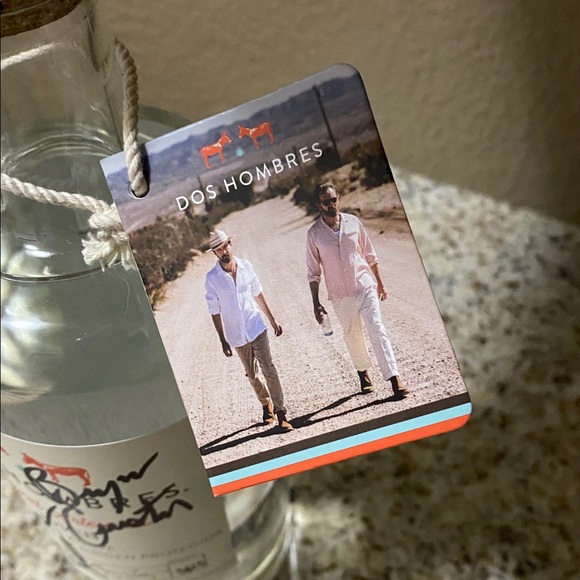 Dos Hombres Bottle Signed by Bryan Cranston and Aaron Paul BREAKING BAD - Picture 4 of 5